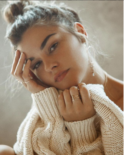 Balistarz-model-Brielle-Birkholm-profile-headshot-shoot-white-sweater