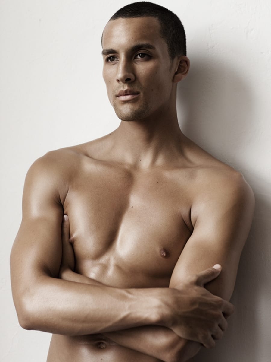 Balistarz-model-Emile-Steenveld-top-naked-portrait-profile-showing-his-muscle