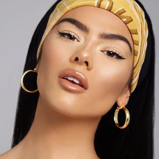 Balistarz-model-Fifi-Anicah-headshot-portrait-shoot-with-gold-earrings-and-a-yellow-headband