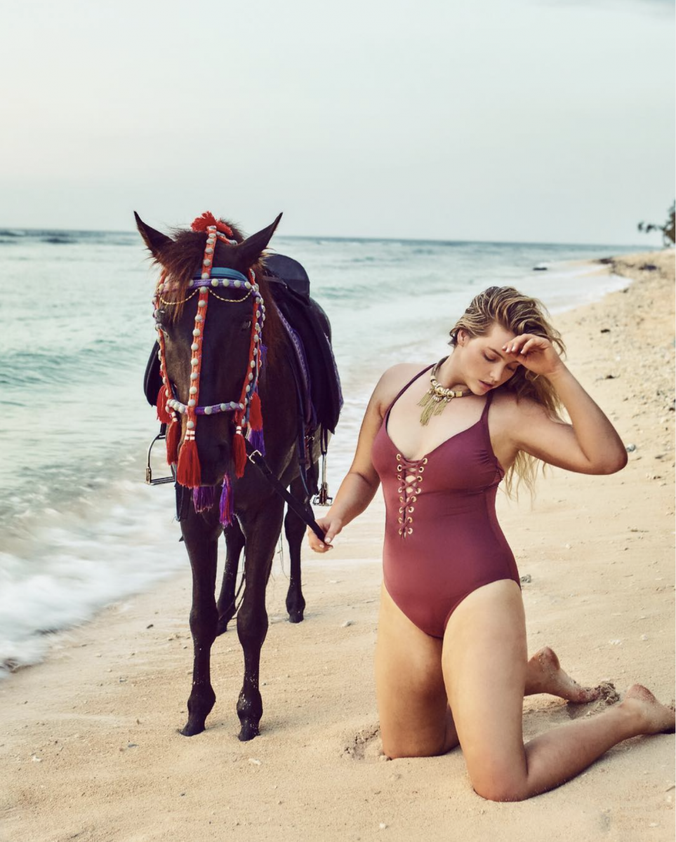 Balistarz-model-Jess-Earle-portrait-beach-shoot-with-a-horse
