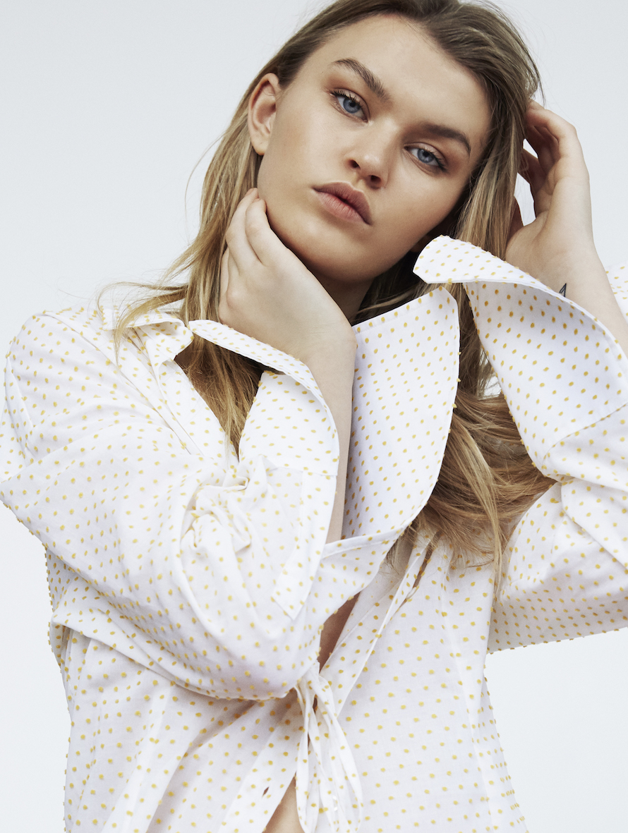 Balistarz-model-Josefine-Justesen-portrait-shoot-in-a-white-top-with-yellow-dots