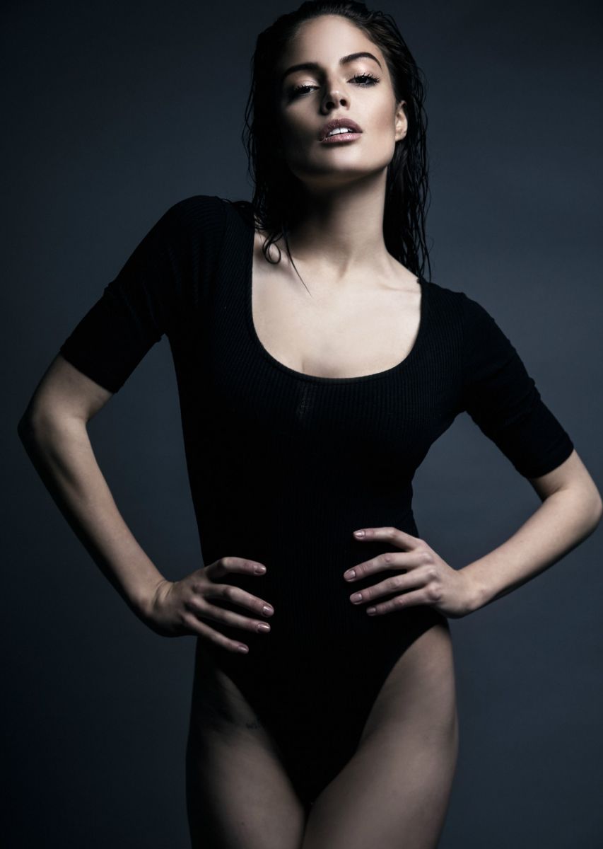 Balistarz-model-June-Peers-portrait-shoot-in-a-black-body-suit