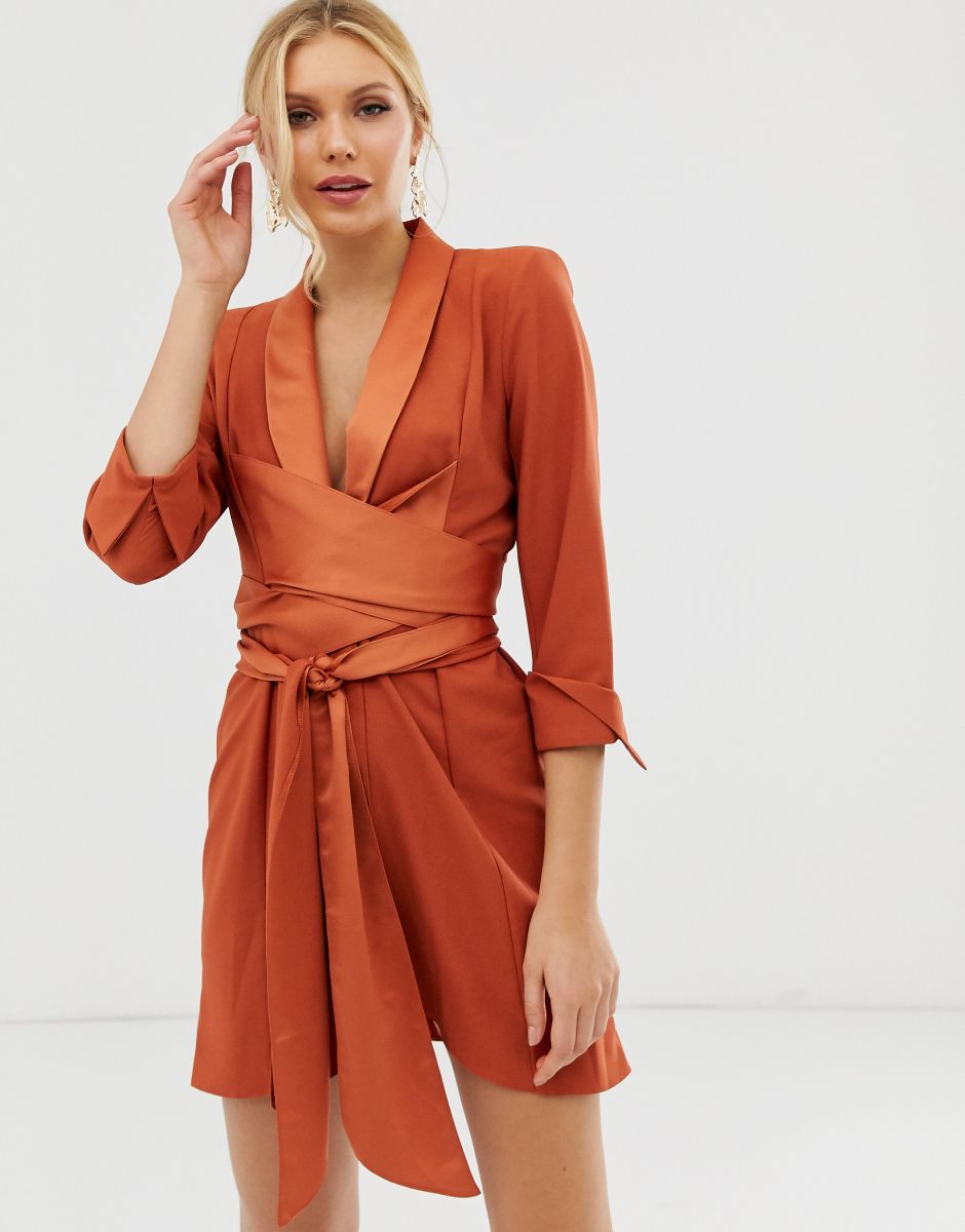 Balistarz-model-Laura-Ziedone-portrait-shoot-in-a-orange-dress