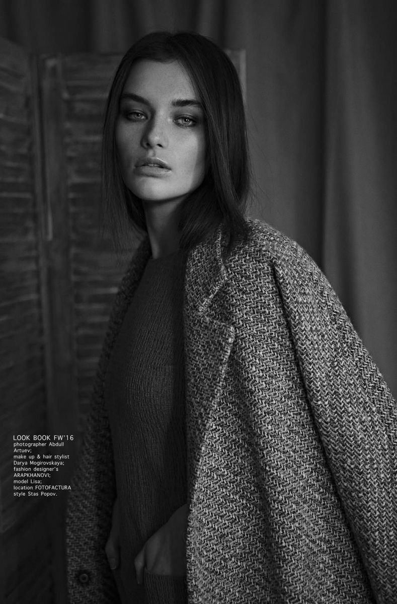 Balistarz-model-Lisa-Ababkova-Look-Book-FW-Shoot-Black-white-grey-coat