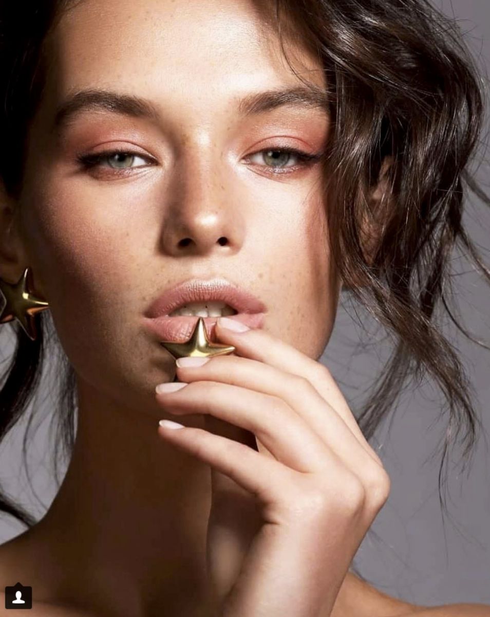 Balistarz-model-Lisa-Ababkova-headshot-portrait-shoot-star-earrings