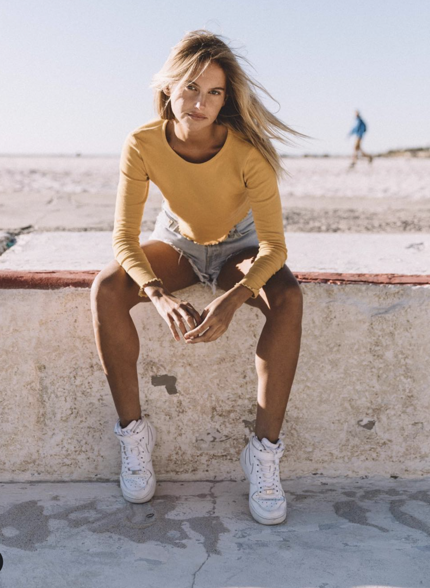 Balistarz-model-Luca-Lasseur-portrait-beach-shoot-in-casual-clothing