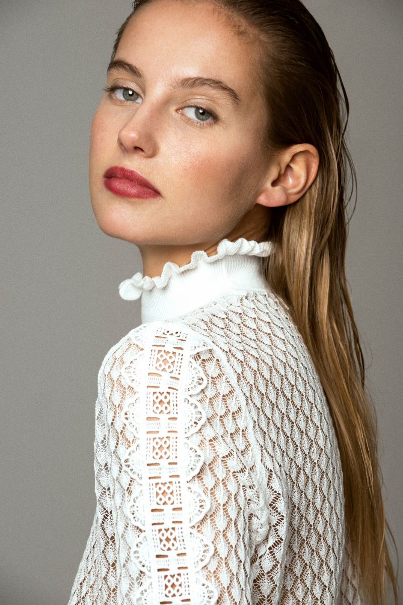 Balistarz-model-Luca-Lasseur-portrait-shoot-in-a-white-fancy-top