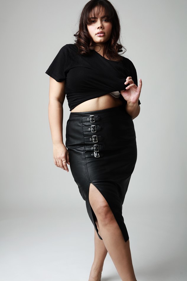 Balistarz-model-Mahalia-portrait-shoot-in-black-top-black-dress