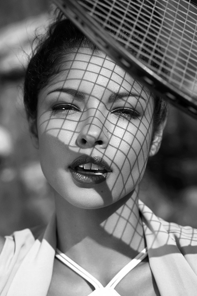 Balistarz-model-Mariana-Fernandes-black-and-white-portrait-shoot-tennis