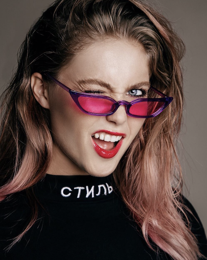 Balistarz-model-Nastya-Mihaylova-portrait-shoot-with-pink-glasses-and-a-black-shirt