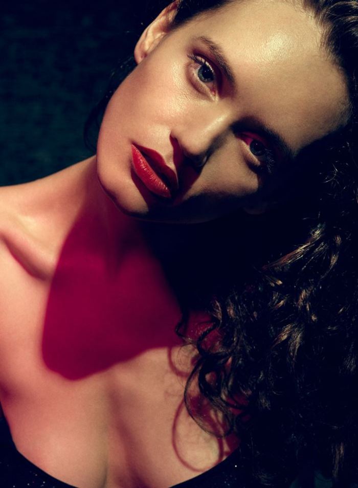 Balistarz-model-Natalia-Brhel-portrait-closeup-shoot-for-kniat