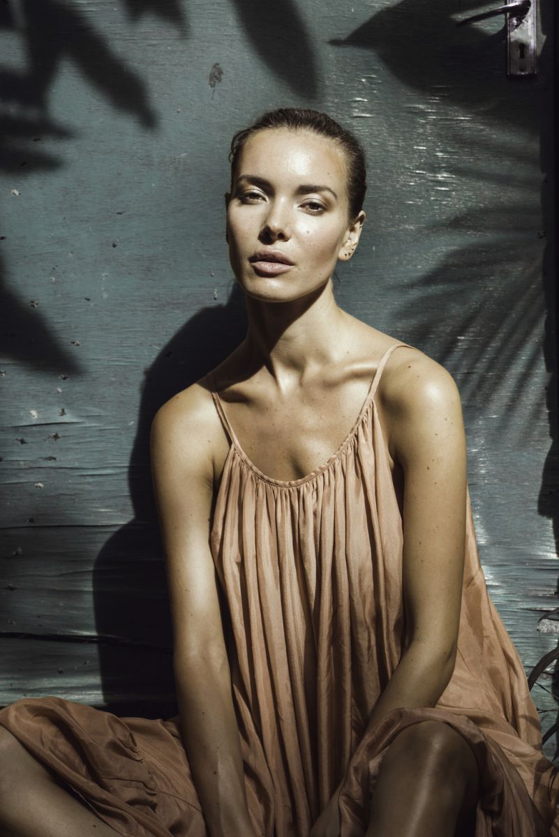 Balistarz-model-Renya-Gorlanova-beauty-portrait-under-the-bright-sun