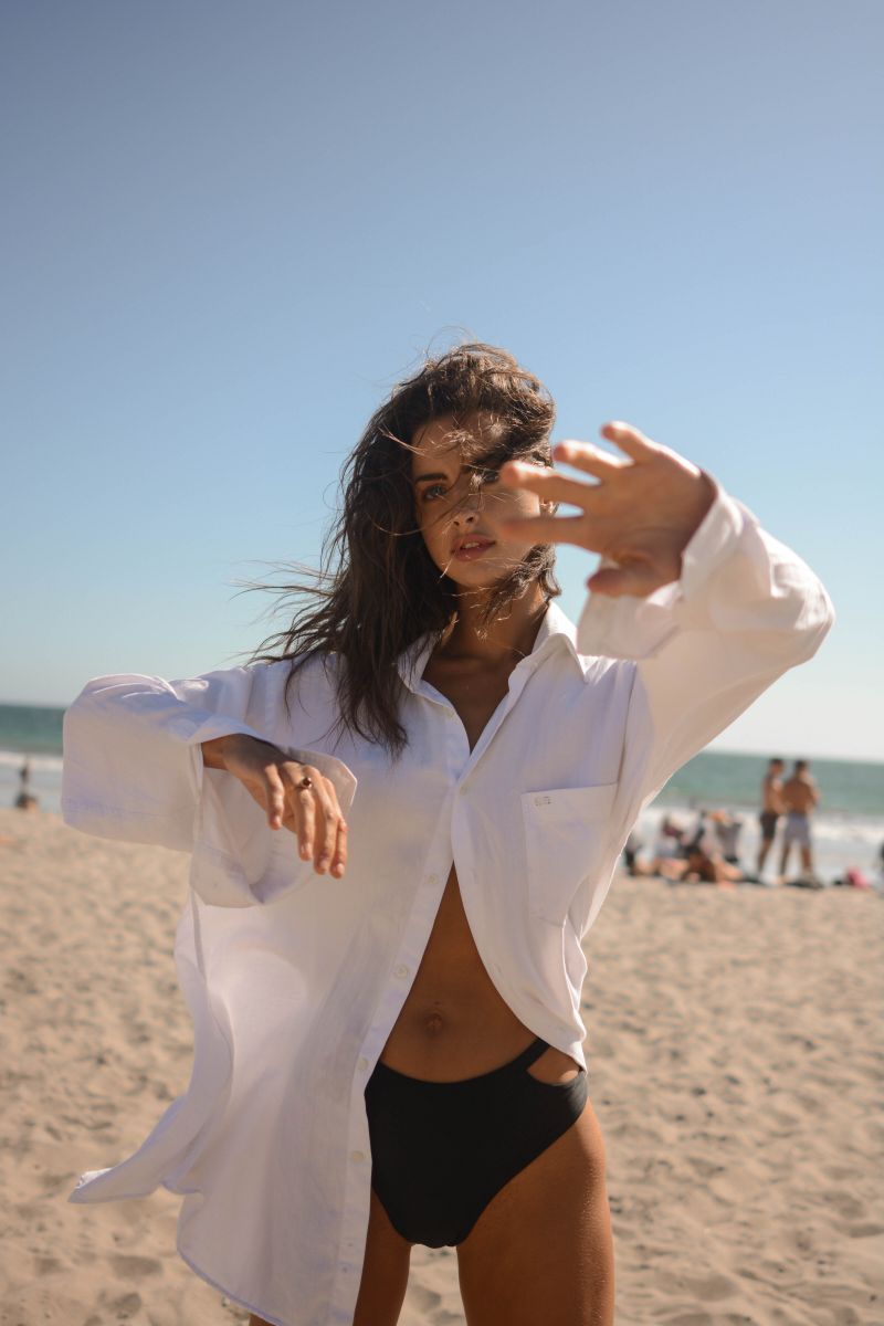 Balistarz-model-Therese-Hansen-beach-shoot-button-up-shirt-black-bikini