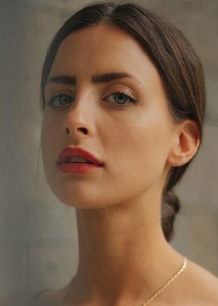 Balistarz-model-Therese-Hansen-headshot-shoot-portrait-necklace